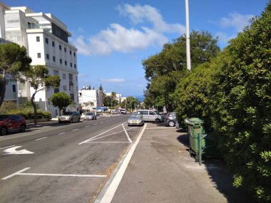 Dağda ve dağın altında harika bir şehir