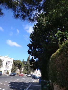 Dağda ve dağın altında harika bir şehir