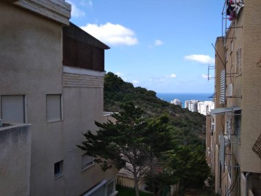 Dağda ve dağın altında harika bir şehir