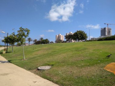 Dağda ve dağın altında büyük bir şehir