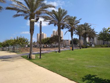 Dağda ve dağın altında büyük bir şehir