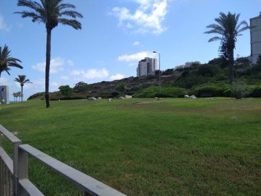 Dağda ve dağın altında büyük bir şehir