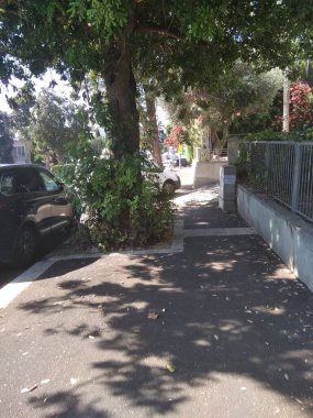 Dağda ve dağın altında büyük bir şehir