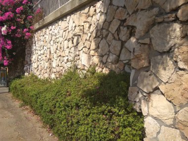 Dağda ve dağın altında büyük bir şehir