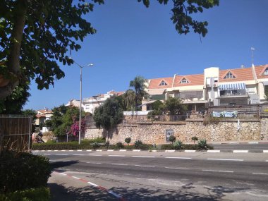 Dağda ve dağın altında büyük bir şehir