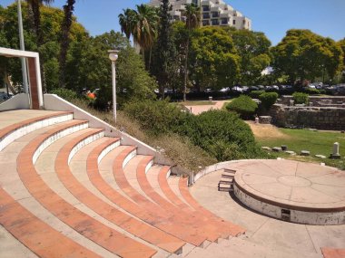 Kinerot Gölü yakınlarındaki Tiberias şehrinde.