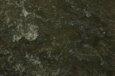 Akan su, o anda harekete geçer.