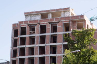 Kısmen inşa edilmiş tuğlalar