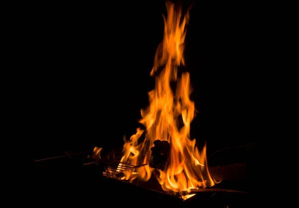 Крупным Планом Пламя Открытом Воздухе Гриль Бокс Барбекю Ибриком — стоковое фото