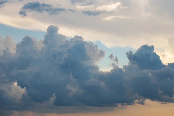 Nuvens Cúmulo Tempestuosas Bonitas Céu Fundo — Fotografia de Stock