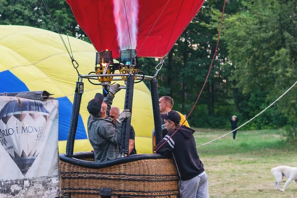 Belaya Tserkov Ukraine Août 2020 Pilote Remplit Ballon Air Chaud — Photo