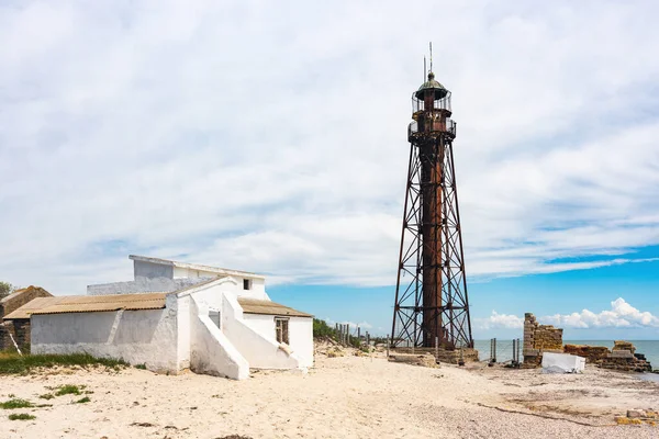 Viejo Faro Oxidado Abandonado Edificio Ruinas Isla Dzharylhach Costa Del — Foto de Stock