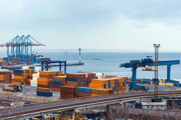 Gestapelde Vrachtcontainers Het Opslaggebied Van Vrachtzeehaven — Stockfoto