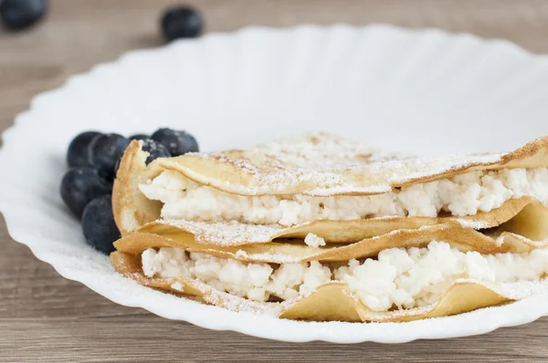 peynir ve yaban mersini pancake