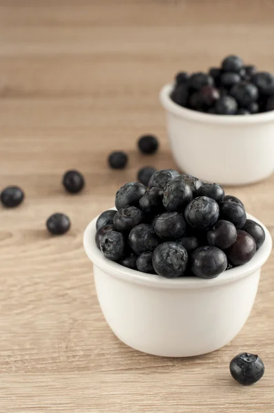 Beyaz kasede yaban mersini