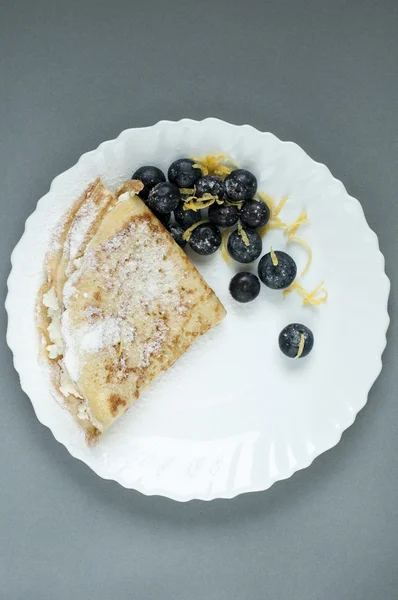 peynir ve yaban mersini pancake