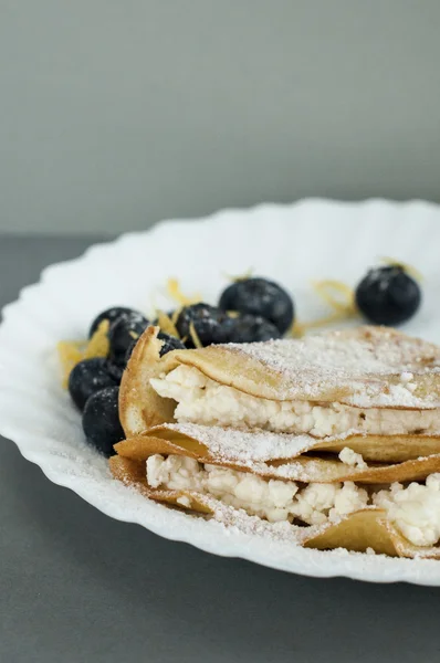 peynir ve yaban mersini pancake