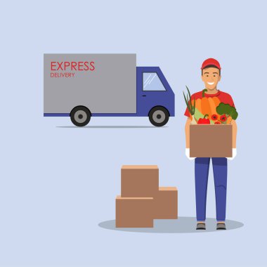 Marketteki teslimatçı çocuk elinde sebzeli karton kutu tutuyor. Vektör düz çizim. Kurye kırmızı tişörtlü ve üniformalı bir eldiven giyiyor..