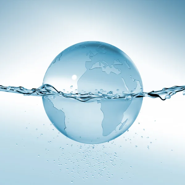 Globe terrestre à la surface de l'eau Images De Stock Libres De Droits
