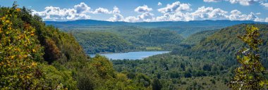 Bonlieu, Fransa - 09 02 2020: Lake District - Bonlieu Gölü