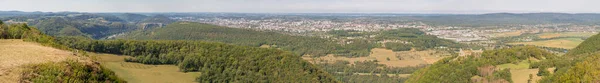 法国贝桑松 2020年9月5日 从Monfaucon的Belvedere俯瞰全市和城堡城墙 — 图库照片