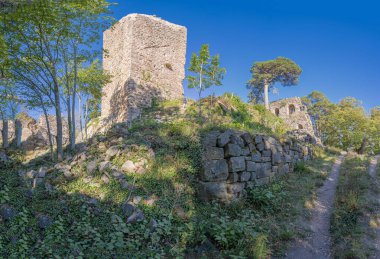 Heiligenstein, Fransa - 09 01 01 2020: Landsberg Kalesi 'nin kalıntıları