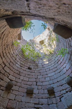 Heiligenstein, Fransa - 09 01 01 2020: Landsberg Kalesi 'nin içinden görüntü