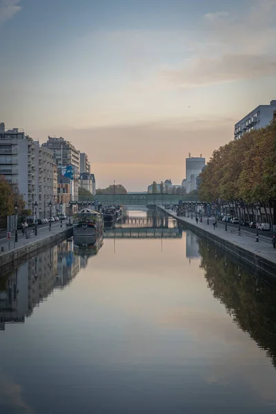 Paris France 2020 People Sitting Walking Alongside Bassin Villette Lifting — Stock Photo, Image