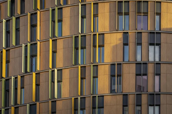 Paris França 2020 Detalhe Uma Fachada Madeira Colorida Edifício — Fotografia de Stock