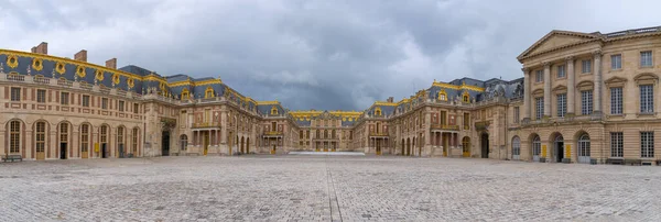 Versalhes França 2021 Castelo Versalhes Vista Fachada Castelo Versalhes Praça — Fotografia de Stock