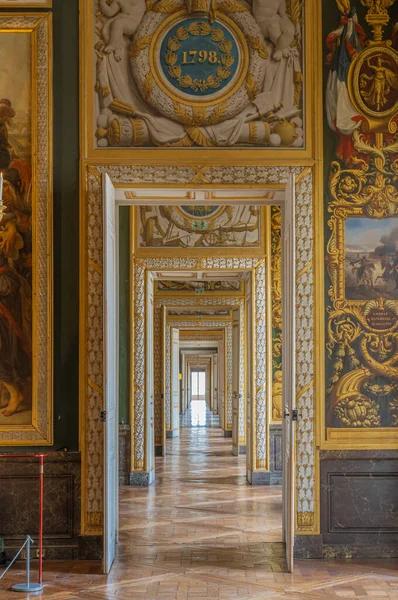 Версаль Франція 2021 Замок Версаль Кольорові Щити Наполеонівських Кімнат Усередині — стокове фото