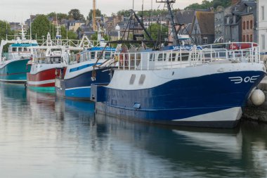 Honfleur, Fransa - 06 01 2019: balıkçı tekneleri