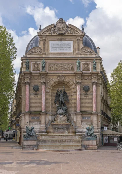 Paříž Francie 2021 Latinské Čtvrtletí Fontána Saint Michel Boj Dobra — Stock fotografie