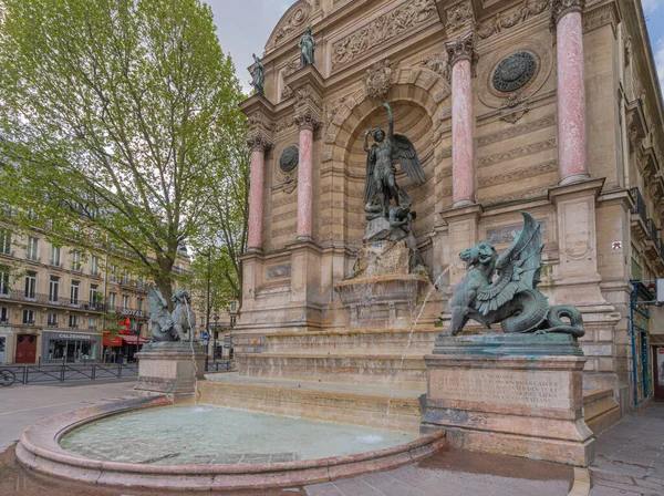 Paříž Francie 2021 Latinské Čtvrtletí Fontána Saint Michel Boj Dobra — Stock fotografie