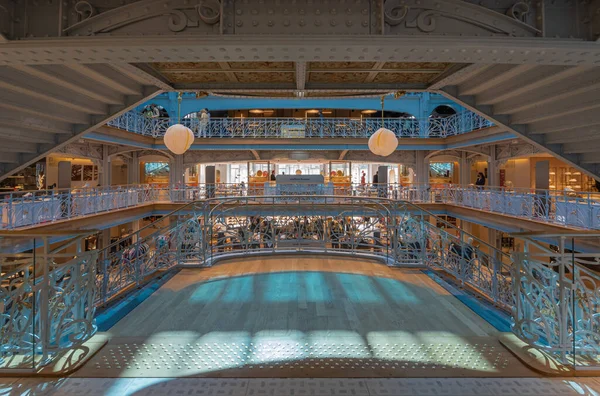 2021年2月2日 法国巴黎 Samaritaine百货商店 大楼的内部视图 — 图库照片