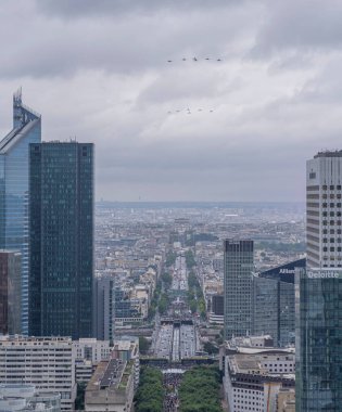 Paris, Fransa - 07: 14 Temmuz 2021: 14 Temmuz. 14 Temmuz Paris 'te havacılık geçidi