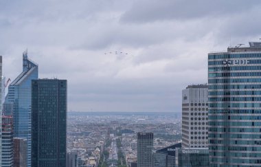 Paris, Fransa - 07: 14 Temmuz 2021: 14 Temmuz. 14 Temmuz Paris 'te havacılık geçidi