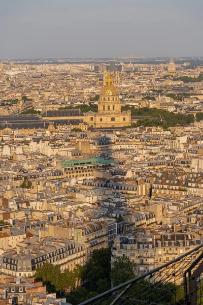 フランス 2021年7月22日 エッフェル塔 パリの日没時に無効なホテルのビュー — ストック写真