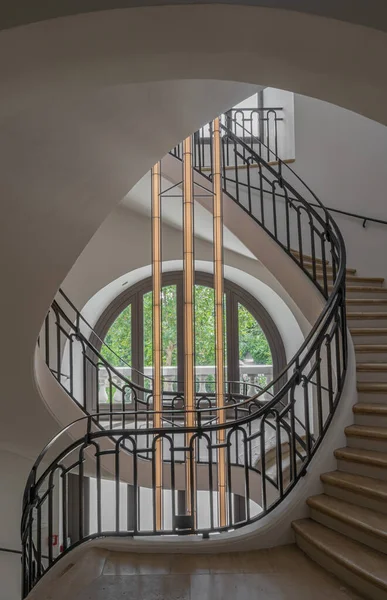 Paryż Francja 2021 Pinault Collection Widok Schodów Spiralnych — Zdjęcie stockowe