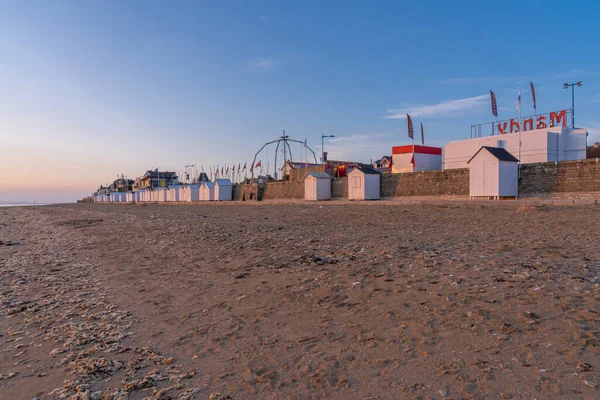 Mer Frankrike 2020 Strandstugor Stranden Vid Soluppgången Längs Havsmuren — Stockfoto