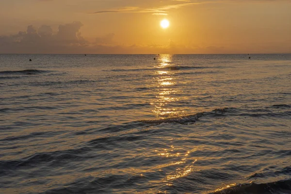 Langrune Sur Mer Francia 2021 Alba Sul Mare Dalla Spiaggia — Foto Stock