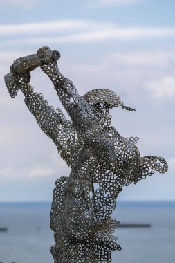 Arromanches-les-Bains, Fransa - 08 03 2021: Gaziler için Anıt Heykel