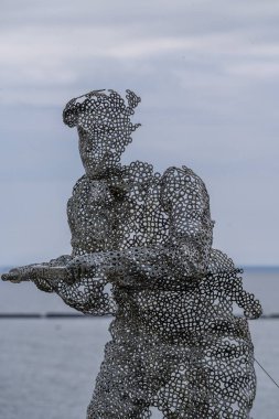 Arromanches-les-Bains, Fransa - 08 03 2021: Gaziler için Anıt Heykel