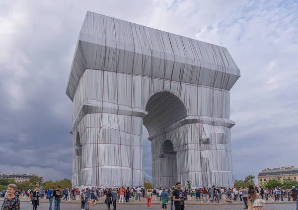 Париж Франція 2021 Місце Шарля Голля Arc Triomphe Wrapped — стокове фото