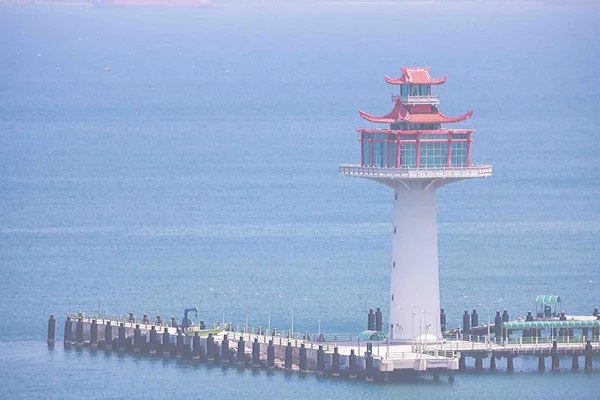 Faro con paesaggio marino — Foto Stock