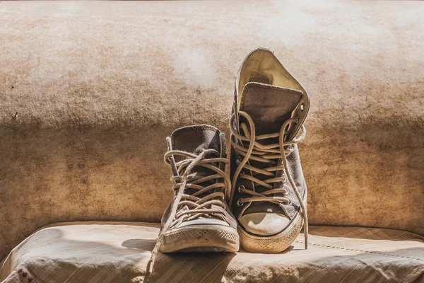 Eski spor ayakkabıları.