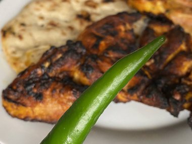 Sıcak ve baharatlı son derece lezzetli ve ağız sulandıran Biryani tavuğu. Yüksek kalite fotoğraf