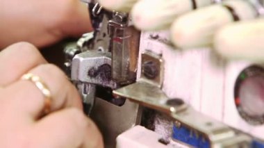 Fabrika işçilerini dikiş