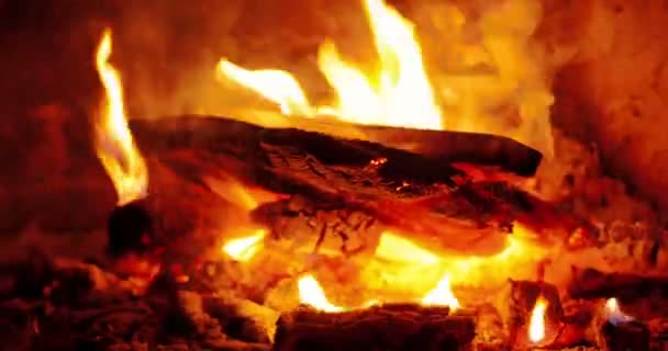 Fire burning in fireplace — Stock Video