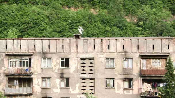 Ancien bâtiment soviétique — Video